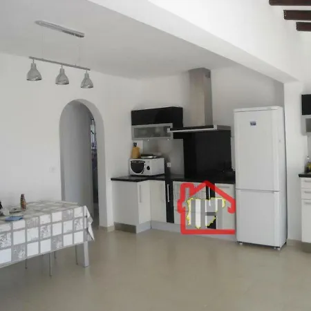 Calle Benicarlo Nº 90 * Теулада